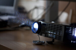 Vidéoprojecteurs à Moins de 700 Euros : les 5 Meilleurs